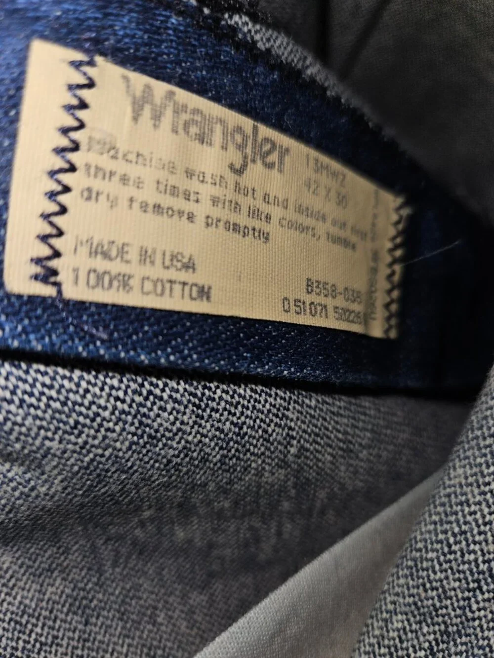 Men's Blue Denim Jeans 42 x 30 - Classic Fit